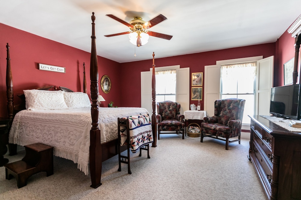 Annie Laurie Room