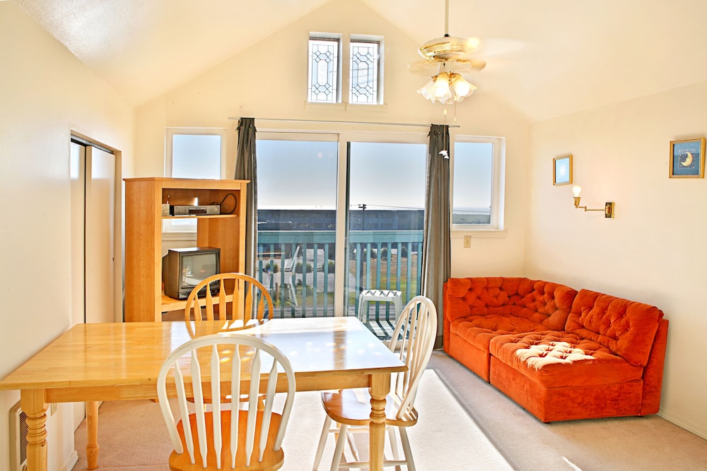 Condo, 1 Bedroom, Kitchen, Beach View photo 1