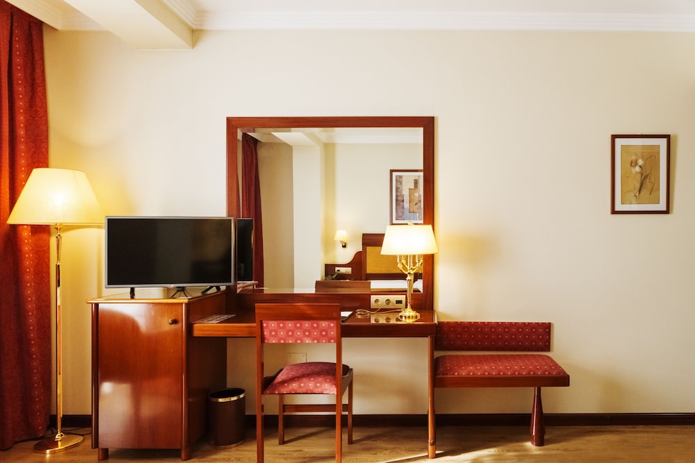 Standard Double Room - Photo 10