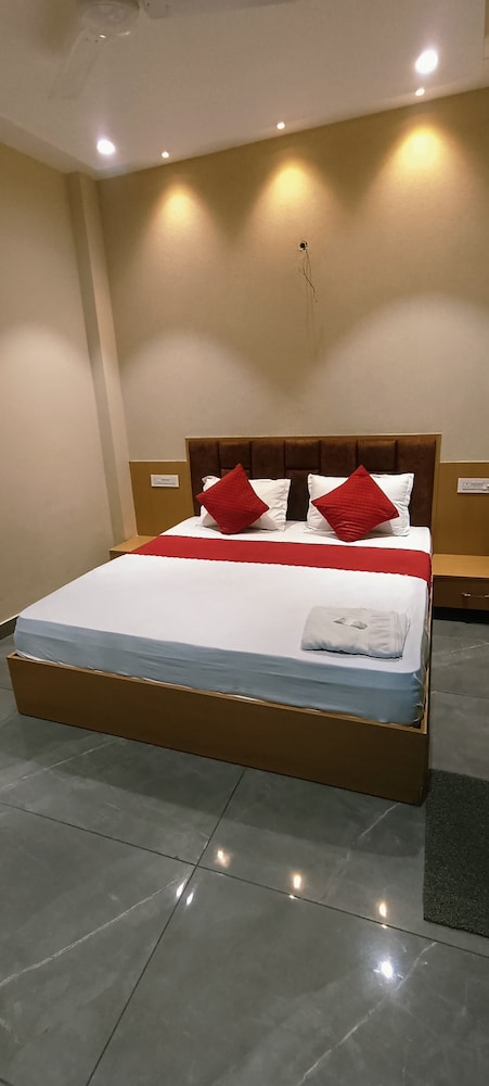 Deluxe Double Room photo 2