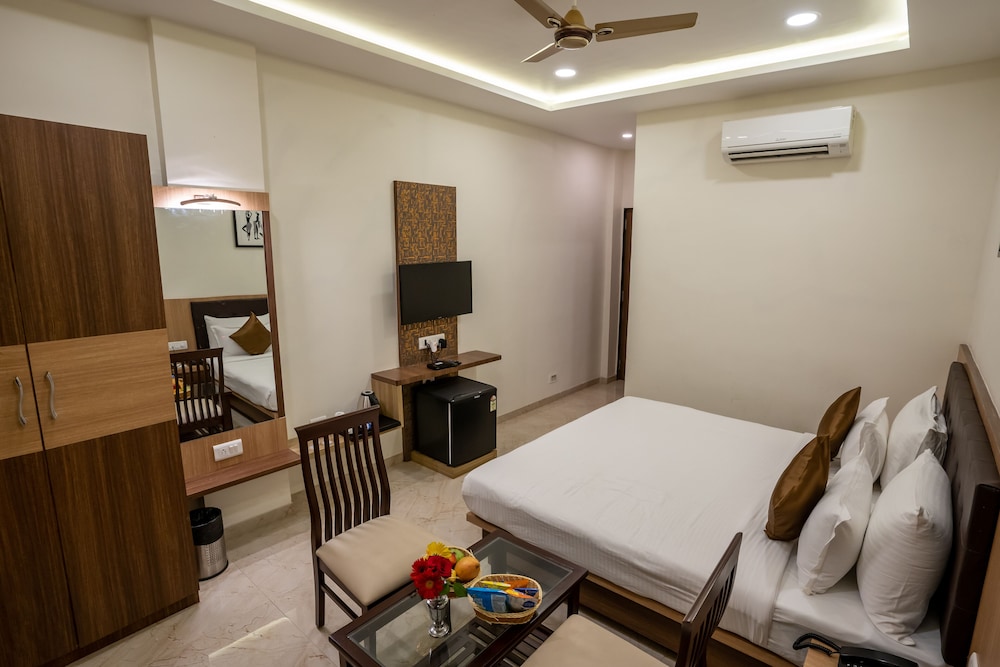 SUPERIOR DELUXE ROOM - Photo 3