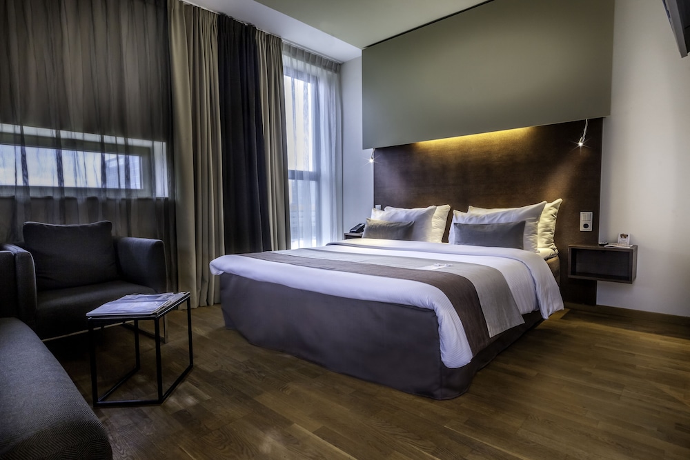 Business Room, 1 King Bed photo 1