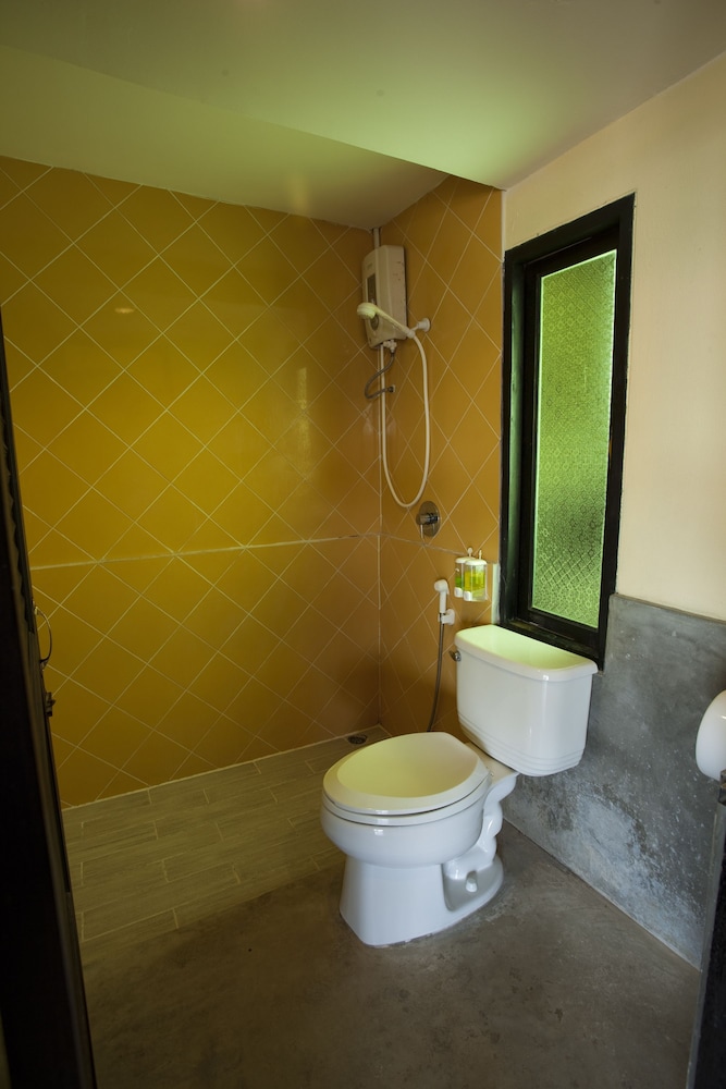Deluxe Pool Access - Photo 4