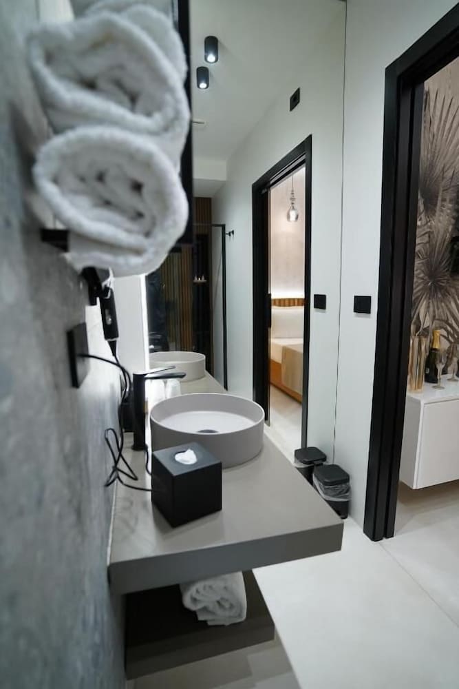 Luxury Double Room, Patio photo 3