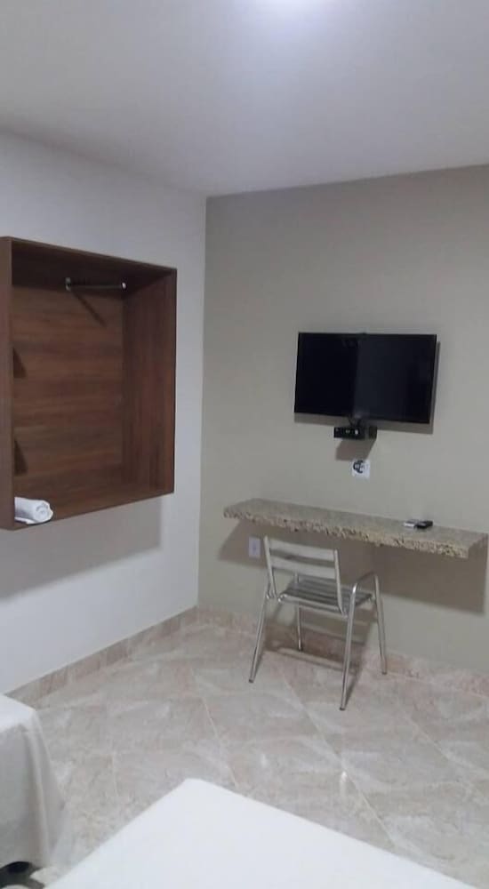 Standard Suite, 1 King Bed photo 2