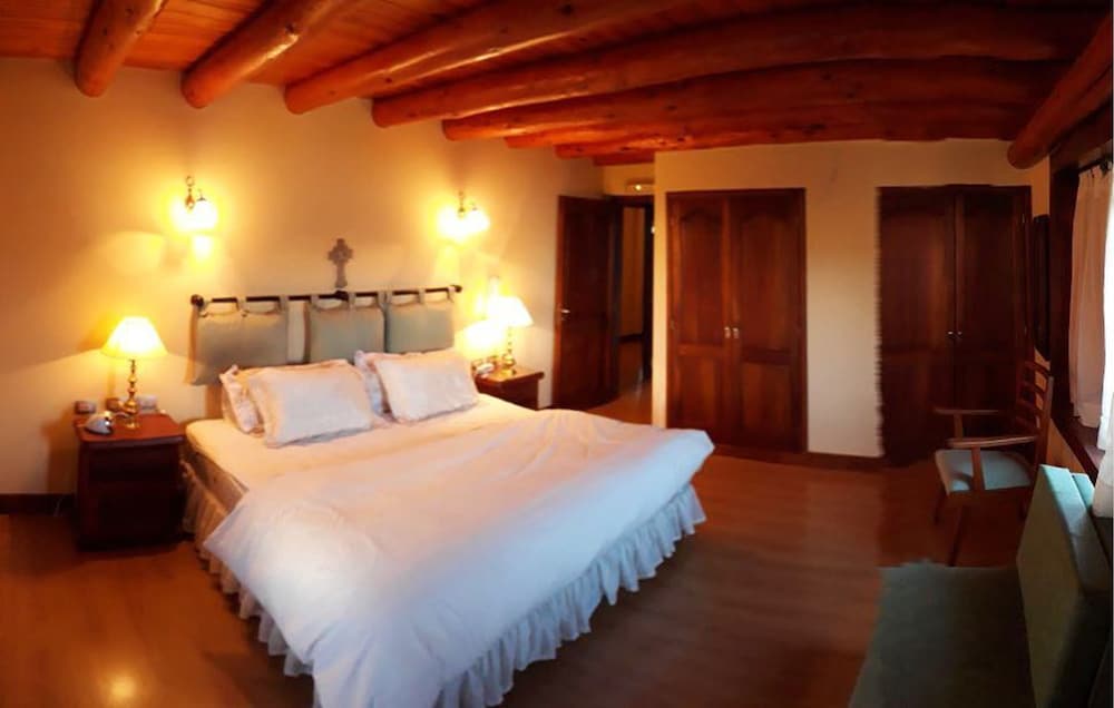 Double Room, 1 Double Bed, Shared Bathroom photo 1