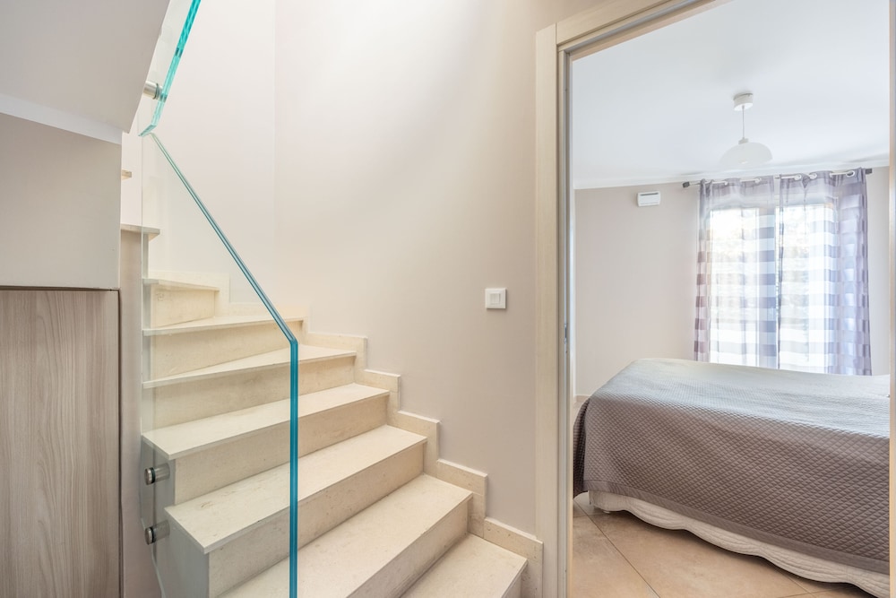 Design Apartment, 2 Bedrooms, Terrace, Courtyard View