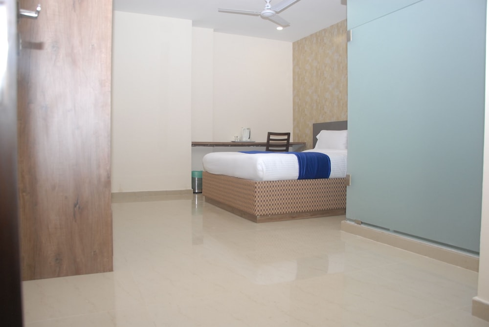 Deluxe Room - Photo 16