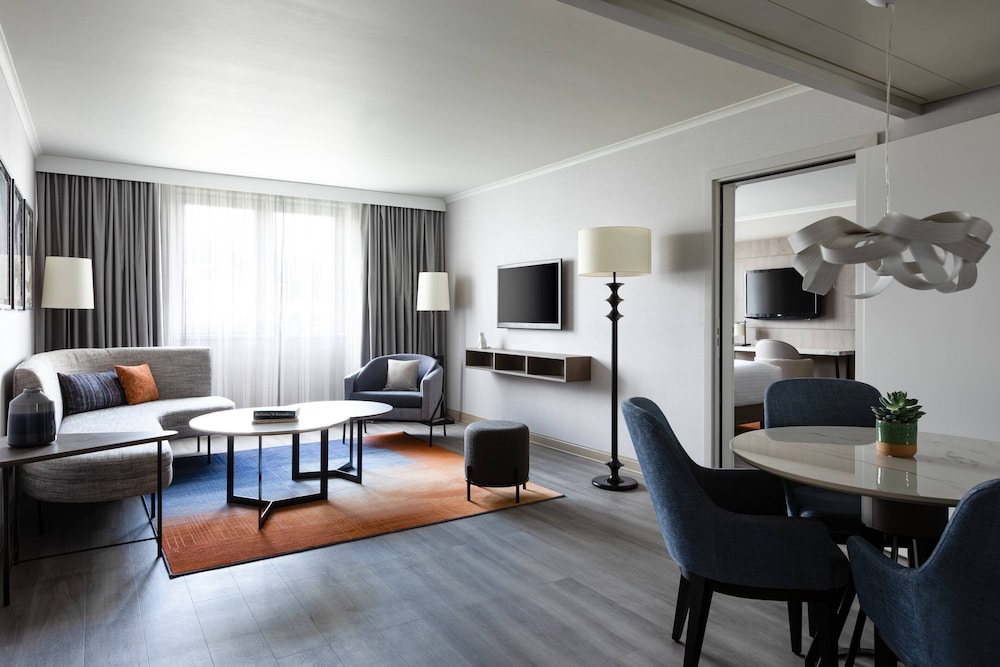 Suite, 1 King Bed