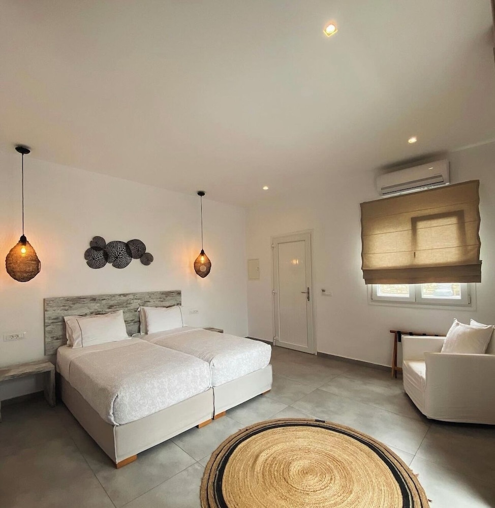 Standard Triple Room photo 2
