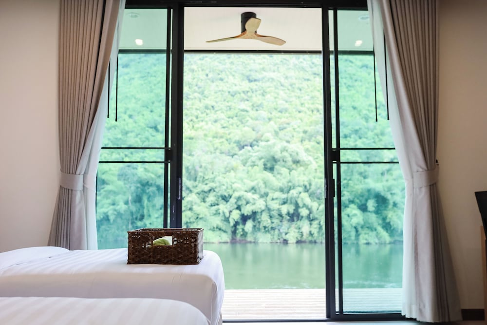 Deluxe Twin Room - Photo 8