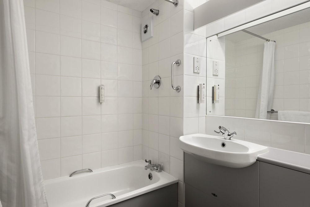 Room, 1 Double Bed, Non Smoking - Photo 4