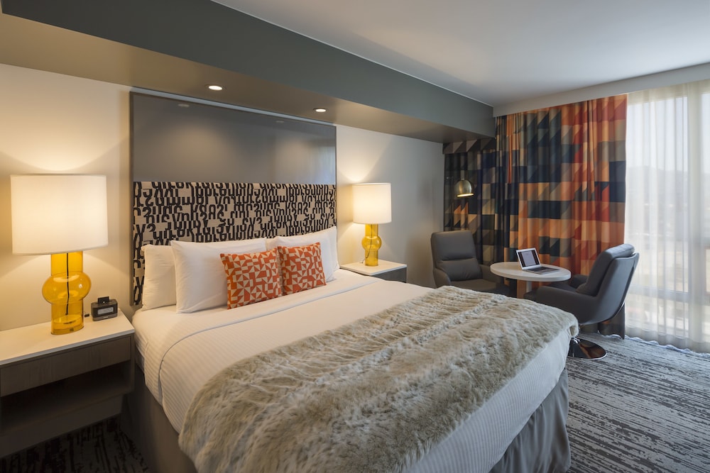 Standard Room, 1 King Bed, Accessible, City View