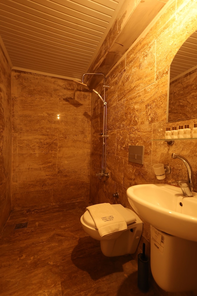 Family Room - Photo 5