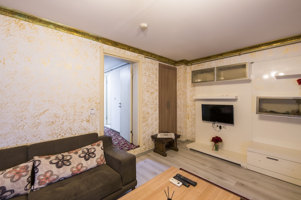 Family Room photo 3
