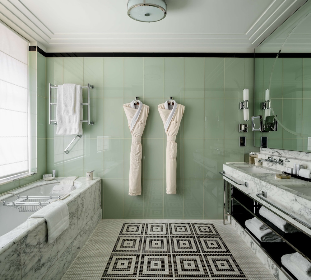Suite (Mayfair)