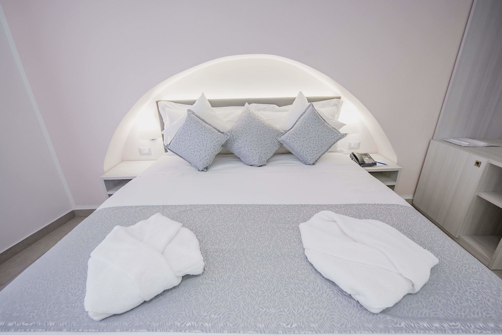 Basic Double Room photo 2