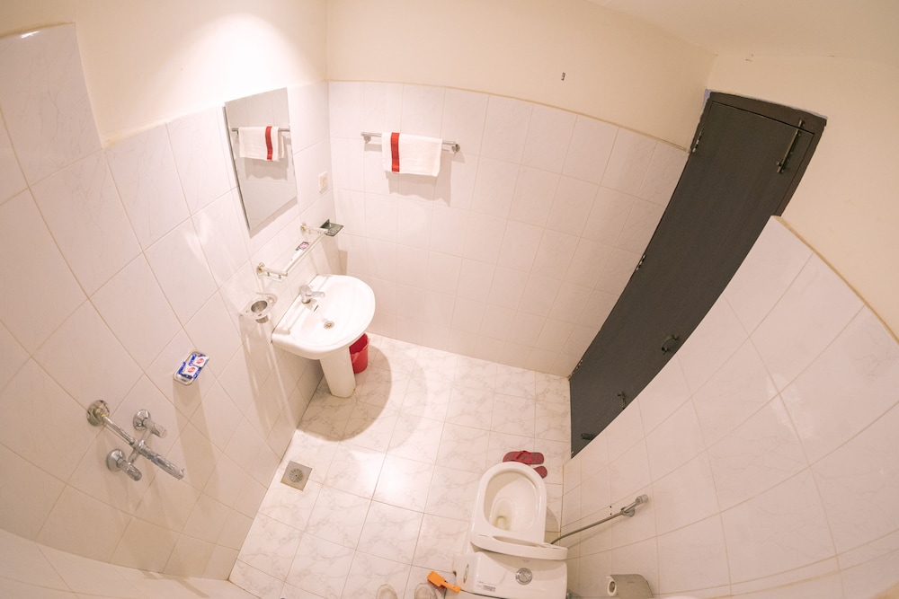 Deluxe Double Room - Photo 9