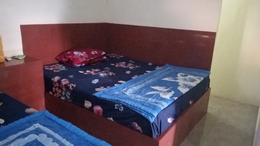 Standard Twin Room, 2 Queen Beds photo 2