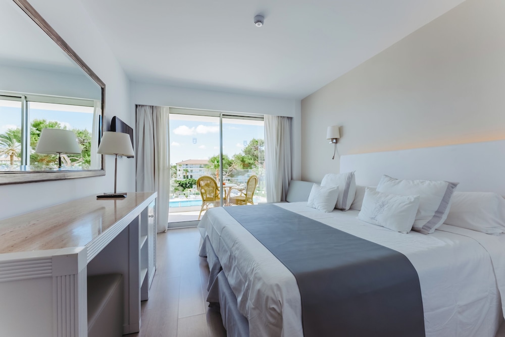 Double Room Single Use, Balcony, Partial Sea View