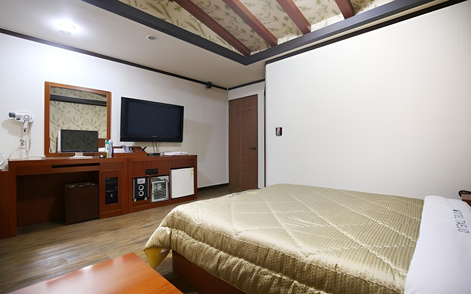 Room (Standard Room) - Photo 4