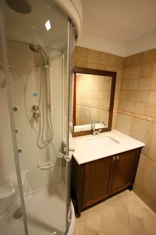 Suite, Fireplace photo 2
