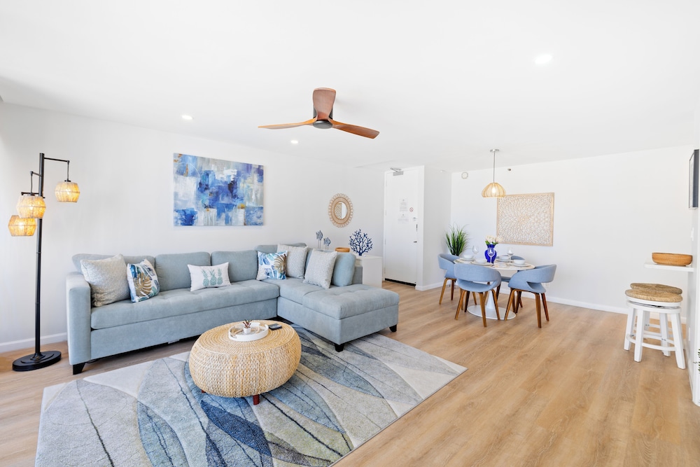 Premium Remodeled Condo with Ocean View and Parking: Premium Suite, 1 Bedroom, Air conditioning, Ocean View (0147) photo