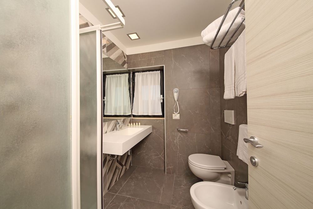 Comfort Triple Room (3 people) - Photo 6