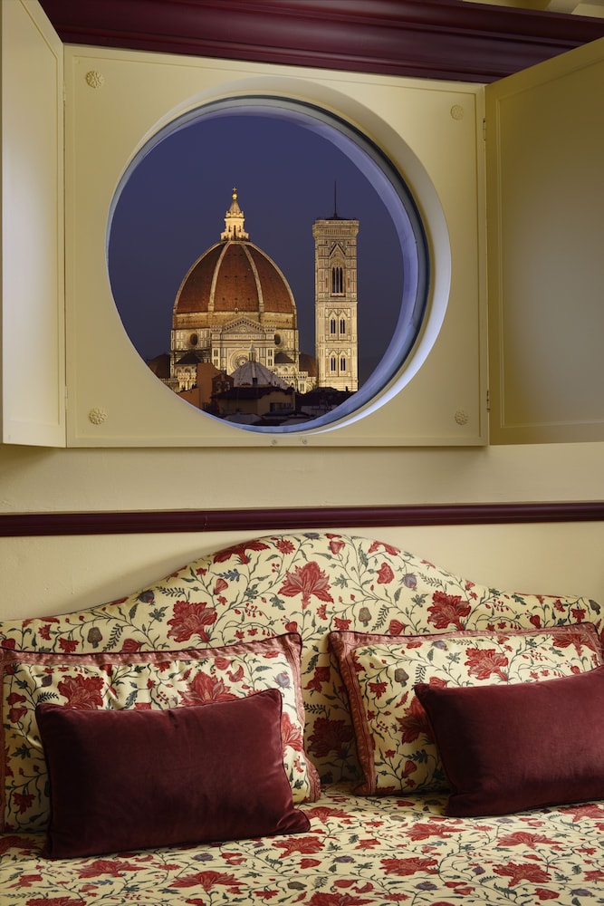 Suite, City View - Photo 3