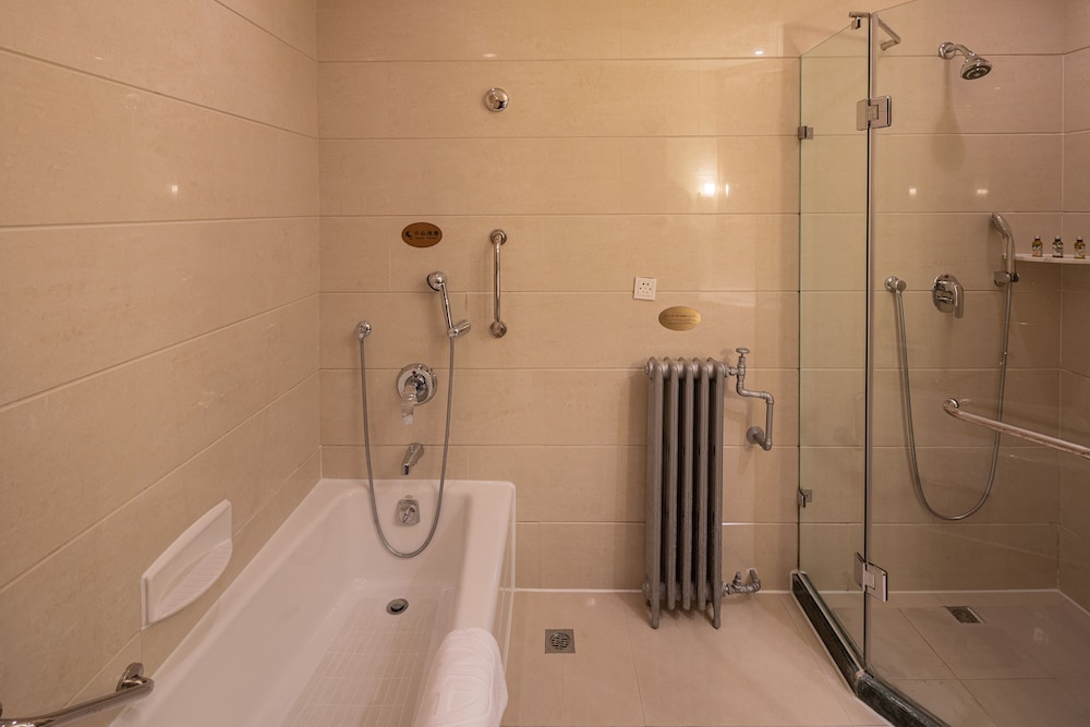 Executive Room, 1 King Bed, River View photo 2