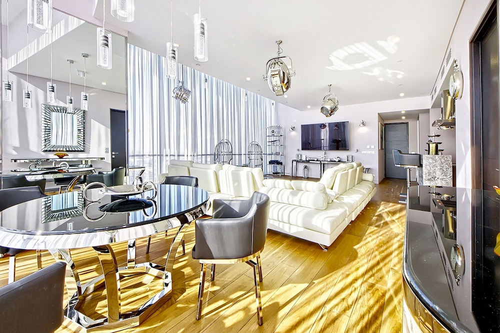 Sky Grand Loft Apartment, 105 m2, 64th floor of the "OKO Tower"