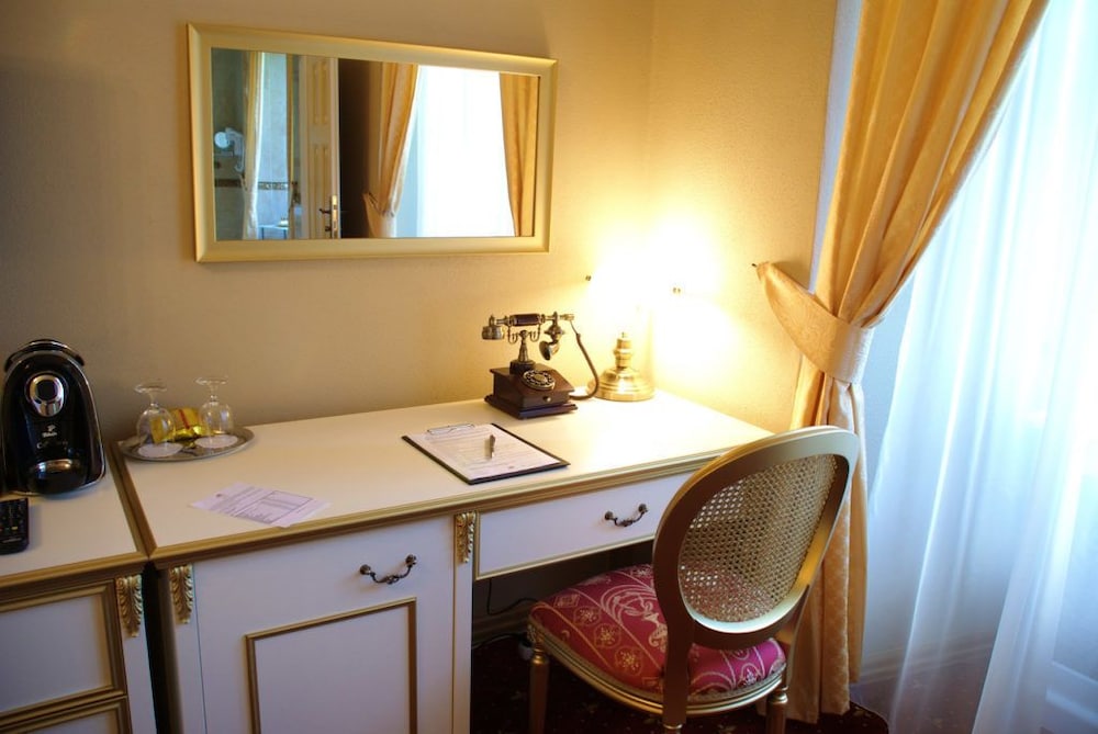 Deluxe Double Room - Photo 3
