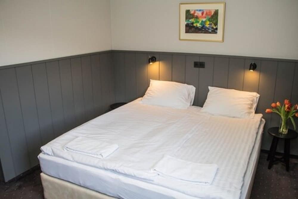 Twin Room - Photo 13