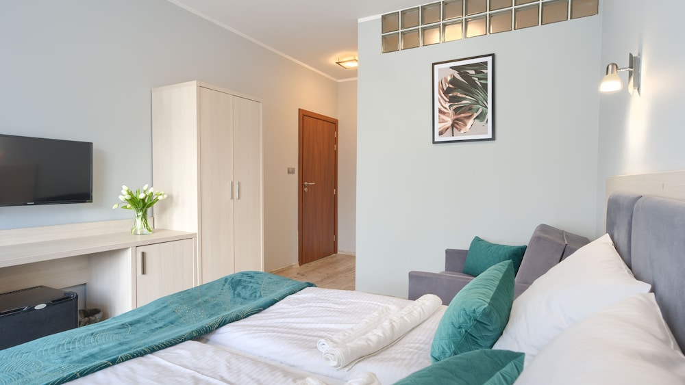 Studio Suite (C 11 Without Kitchenette) photo 3
