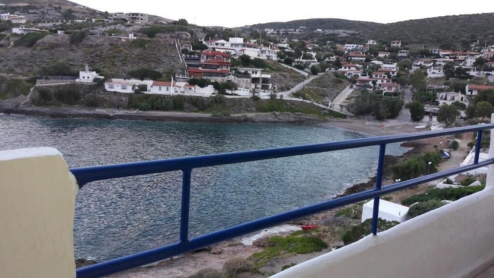 Triple Room, Sea View (3 Adults + 1 Child) photo 3