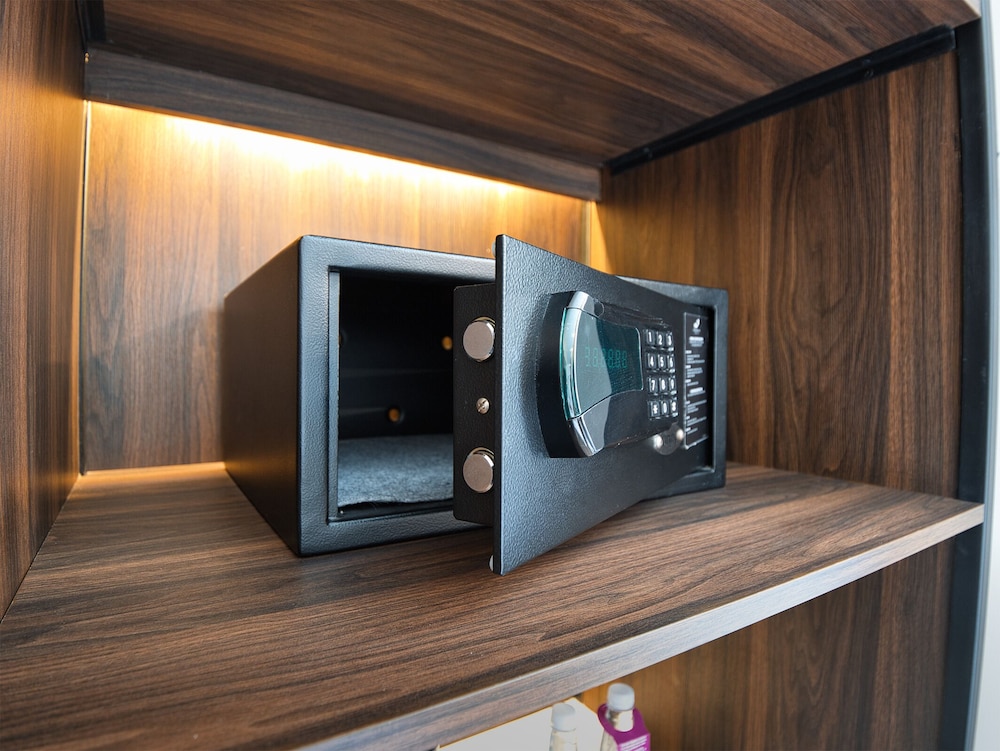 Deluxe Suite - Photo 2