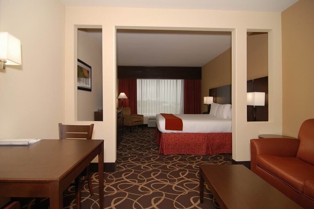 Suite, 1 Twin Bed, Accessible (Hearing, Mobility Tub) - Photo 3