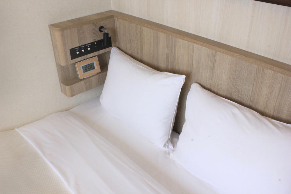 Semi Double Room - Free-flowing drinks1hour (Within 15:00-20:00 only)