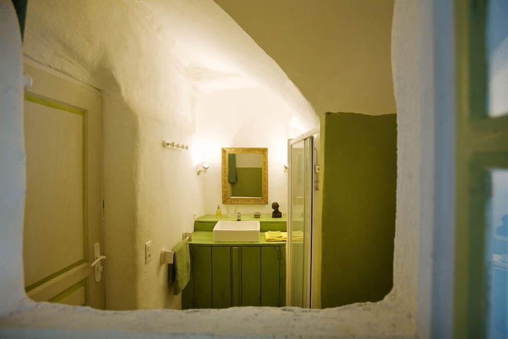Club Room, 2 Queen Beds - Photo 14