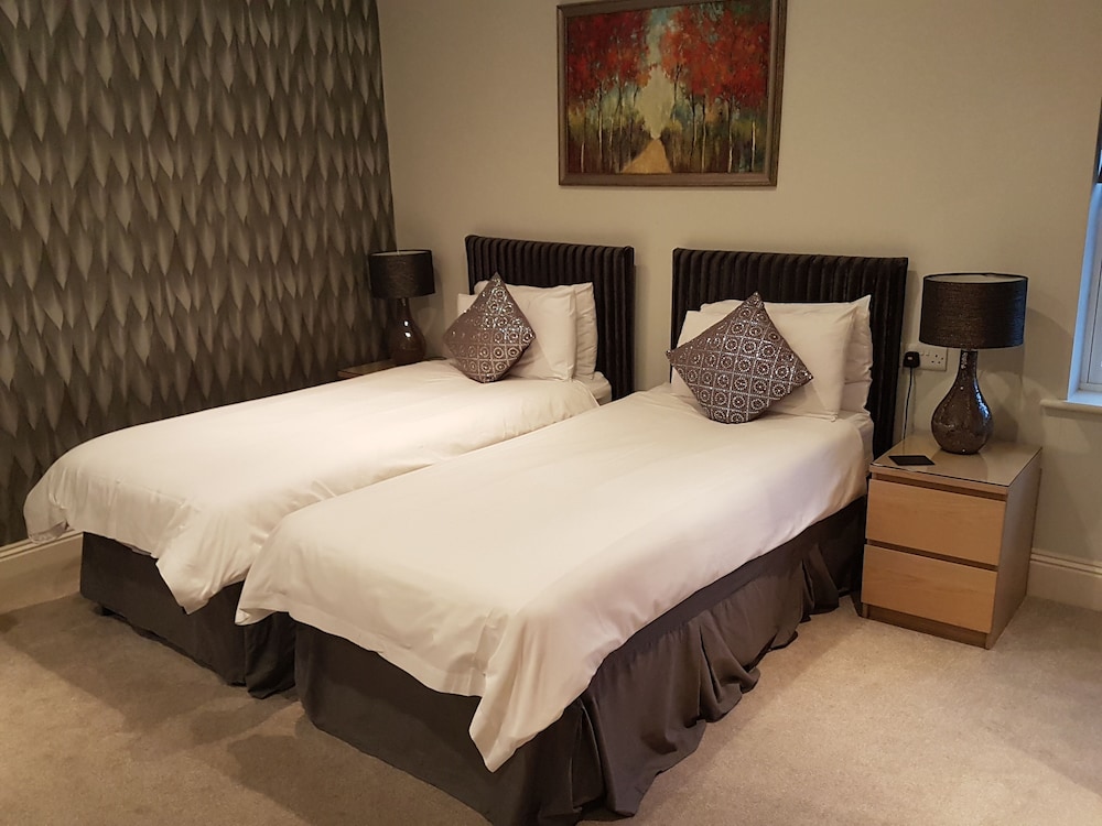 Superior Twin Room, Ensuite - Photo 2