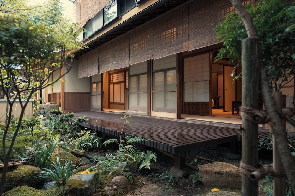 Standard Room (特別室離れ庭＆露天風呂付　「考槃居」)