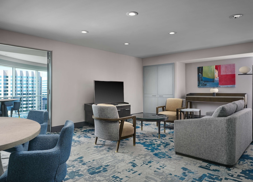 Suite, 1 Bedroom, Jetted Tub (Regency Suite) photo 2