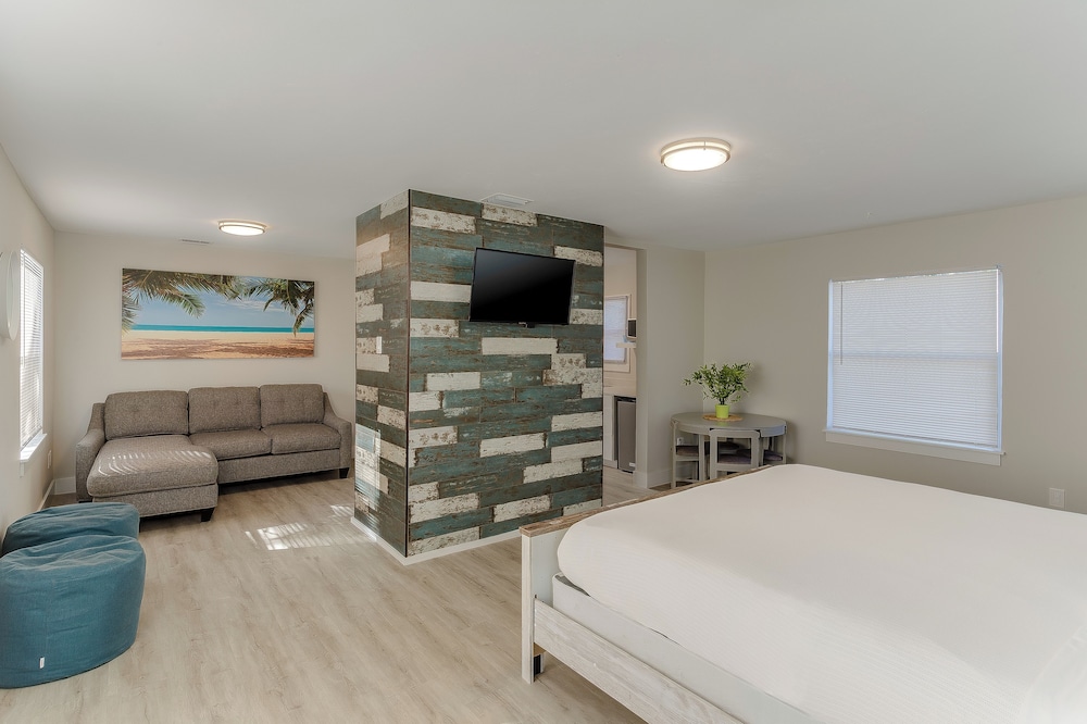 Deluxe Studio Suite