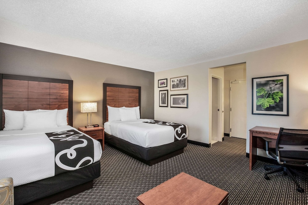 Deluxe Room, 2 Double Beds, Non Smoking - Photo 2