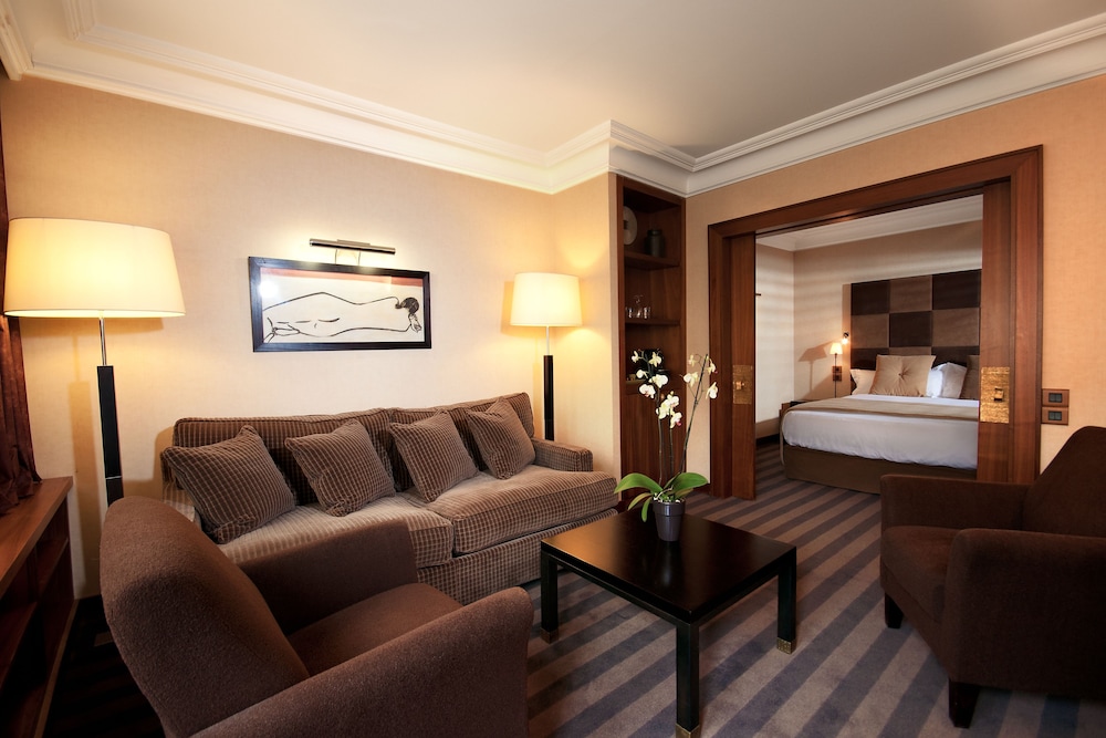 Exclusive Room, 1 King Bed, Non Smoking - Photo 9