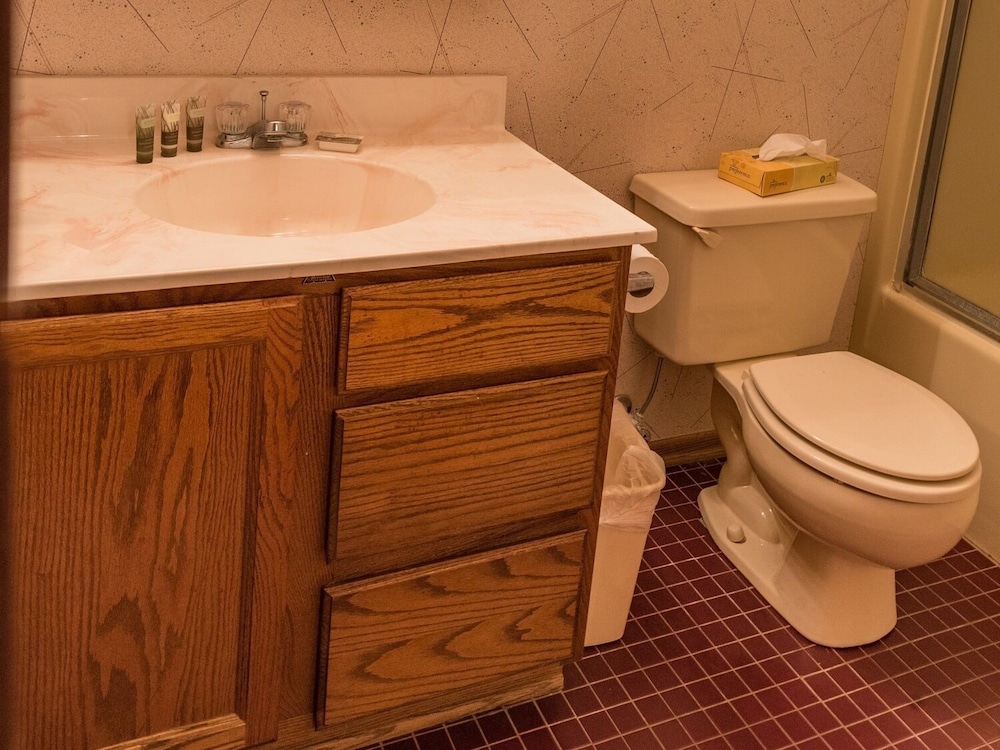 Deluxe Condo, Ensuite, Golf View (Town House 325a) photo 2