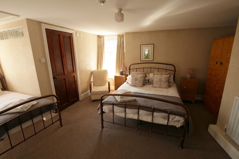 Family Triple Room, Ensuite, Garden View photo 2