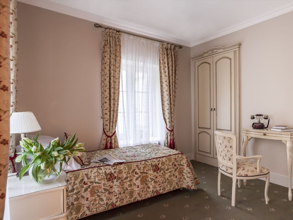 Superior Twin Room, Courtyard View