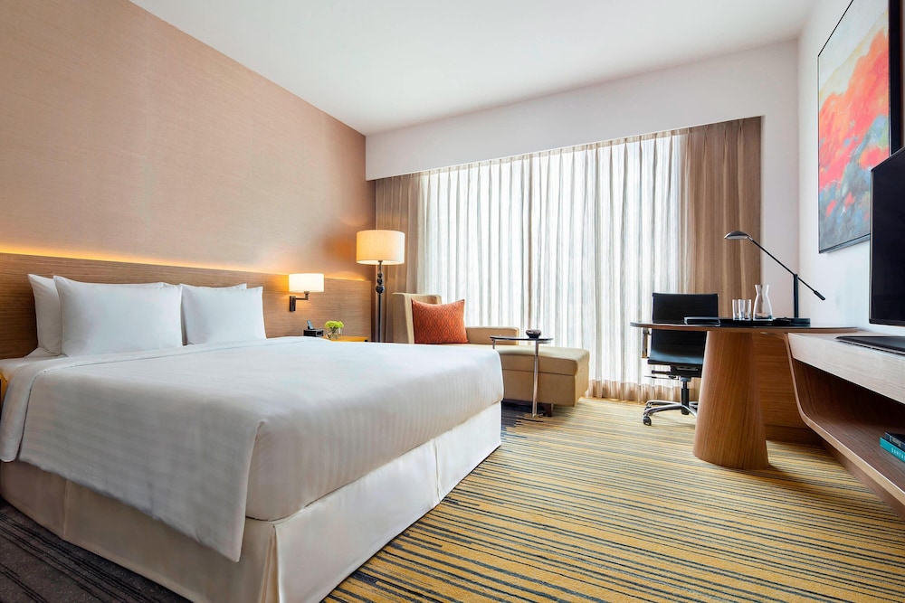 Executive Suite, 1 Bedroom, City View photo 2