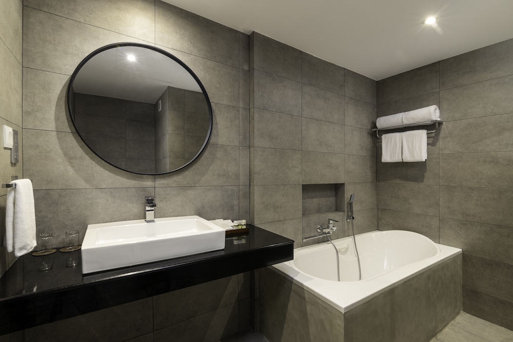 Premier Two Bedroom Suite Sea Front - Photo 18